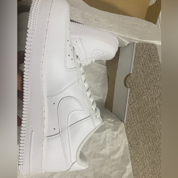 Air Force 1s size 8 brand new - Picture 4 of 4
